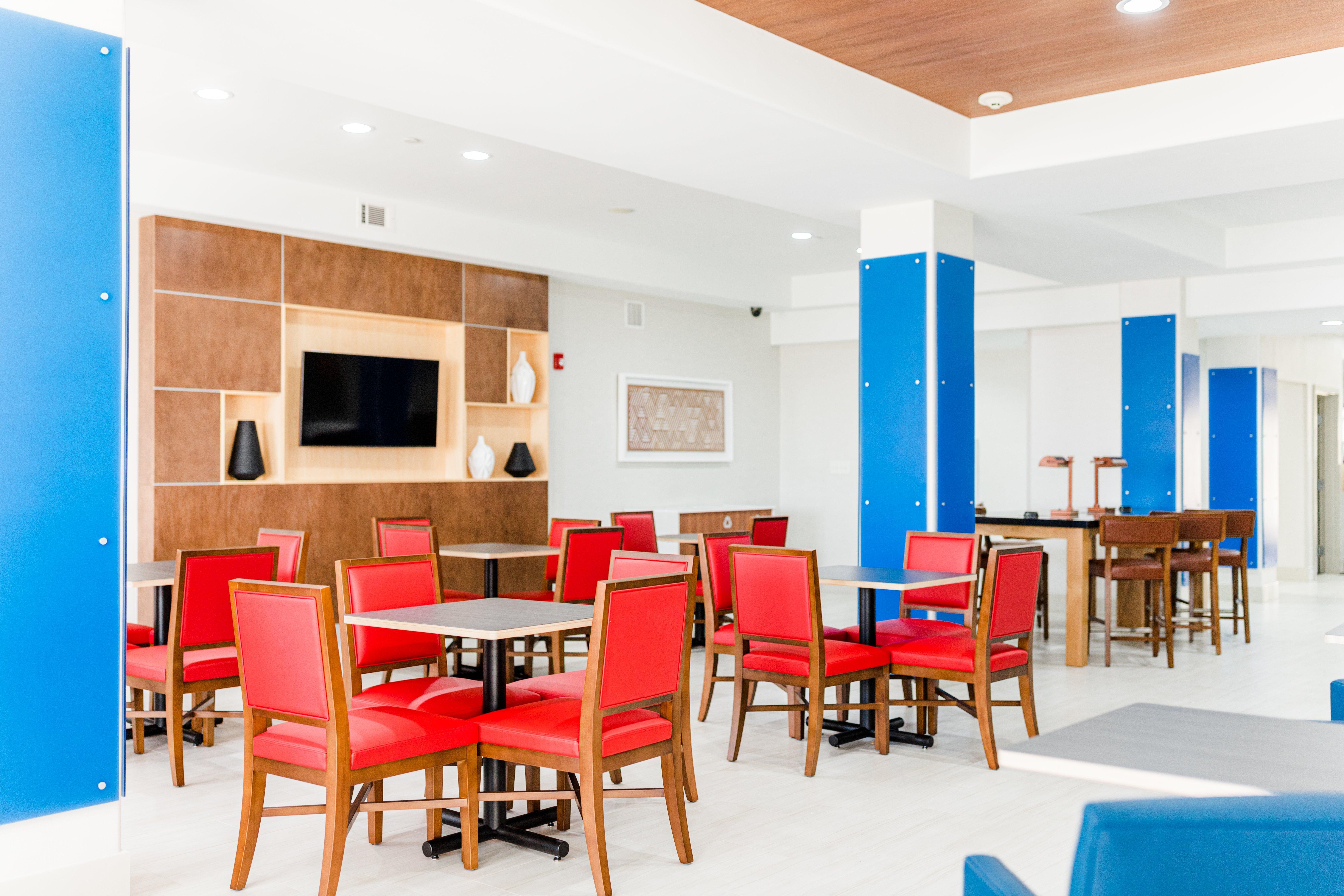 Holiday Inn Express Hotel & Suites Greenville By Ihg Exterior foto