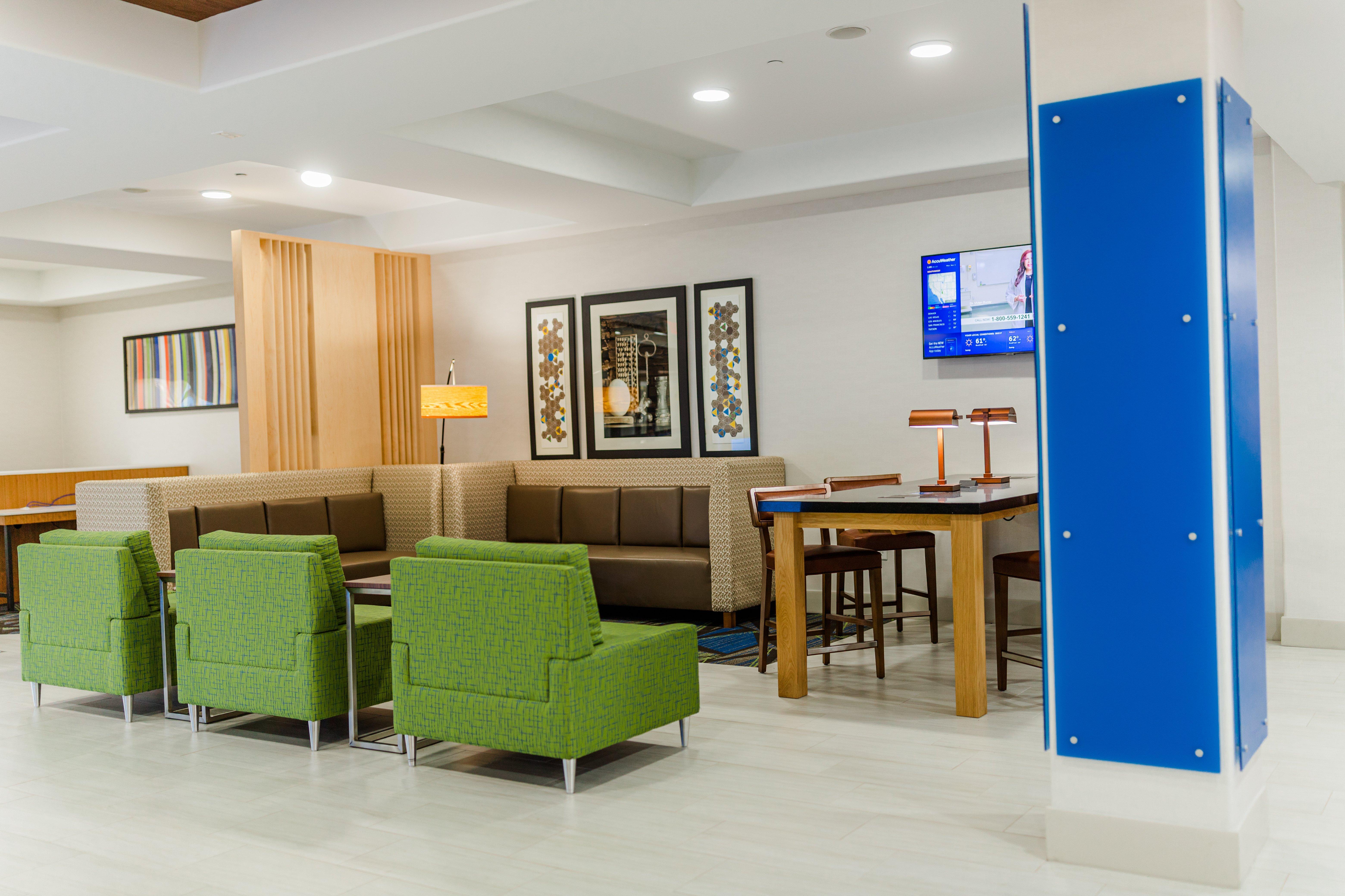 Holiday Inn Express Hotel & Suites Greenville By Ihg Exterior foto